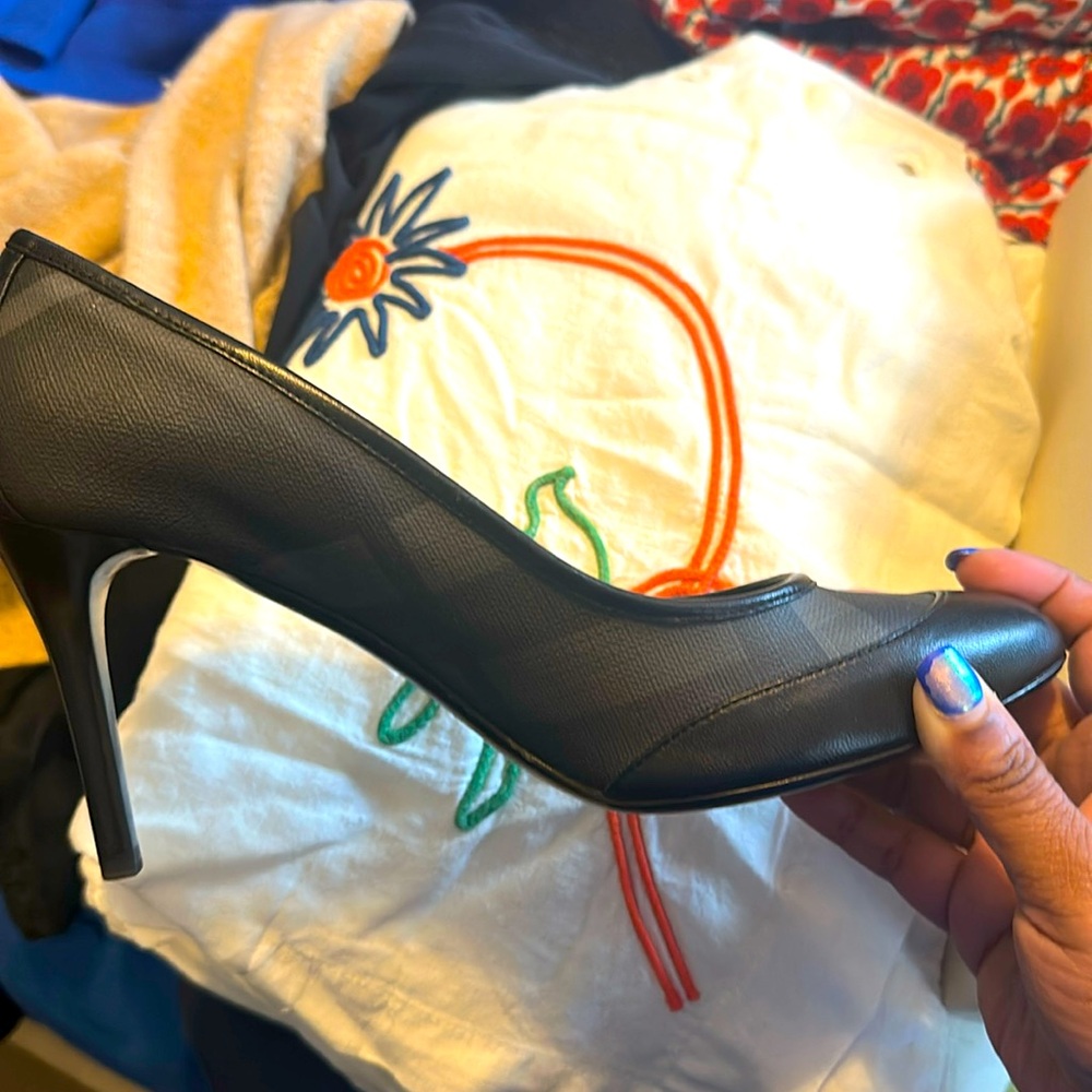 Never worn Burberry heels grey/black